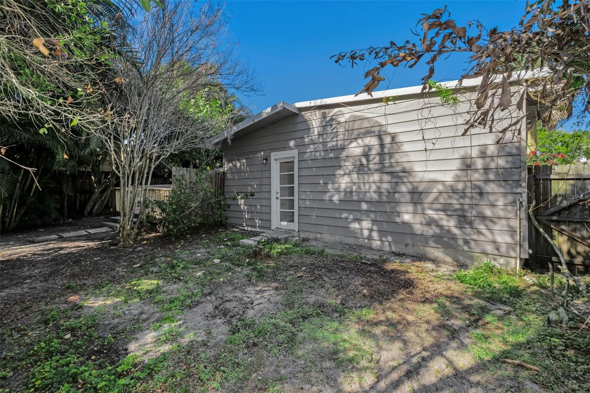 1122 E Oakwood Street Tarpon Springs FL 34689