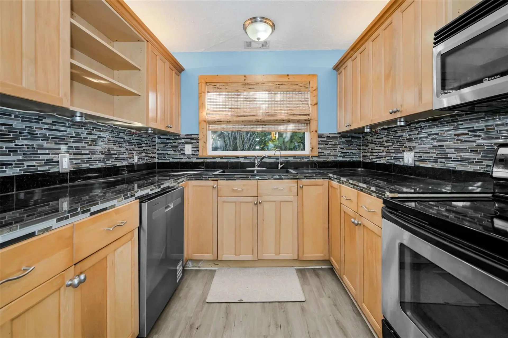 1122 E Oakwood Street Tarpon Springs FL 34689