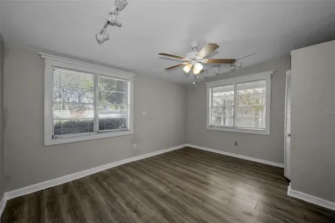 1122 E Oakwood Street Tarpon Springs FL 34689