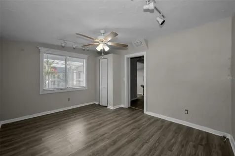 1122 E Oakwood Street Tarpon Springs FL 34689