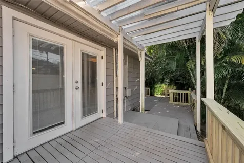1122 E Oakwood Street Tarpon Springs FL 34689