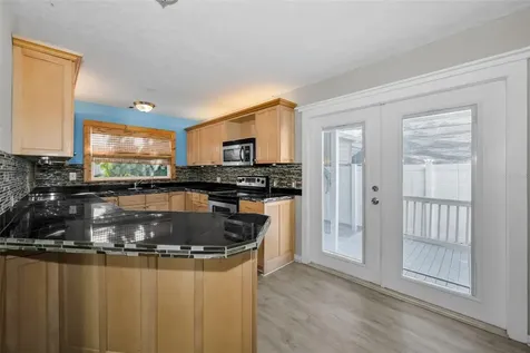 1122 E Oakwood Street Tarpon Springs FL 34689