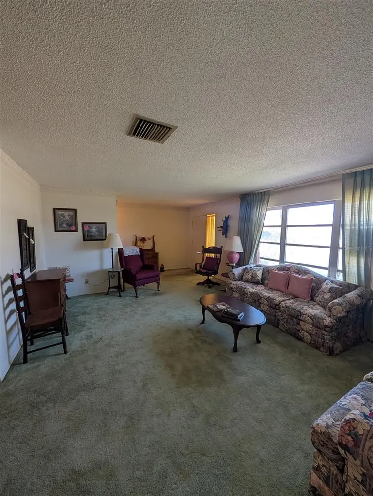 9946 39th Way N Pinellas Park FL 33782