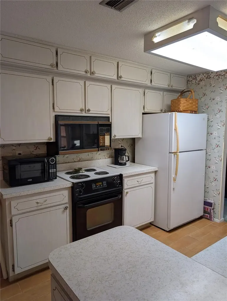 9946 39th Way N Pinellas Park FL 33782