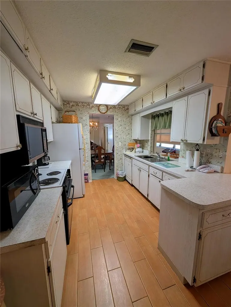 9946 39th Way N Pinellas Park FL 33782