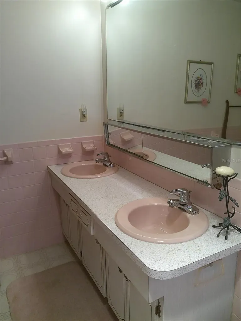 9946 39th Way N Pinellas Park FL 33782