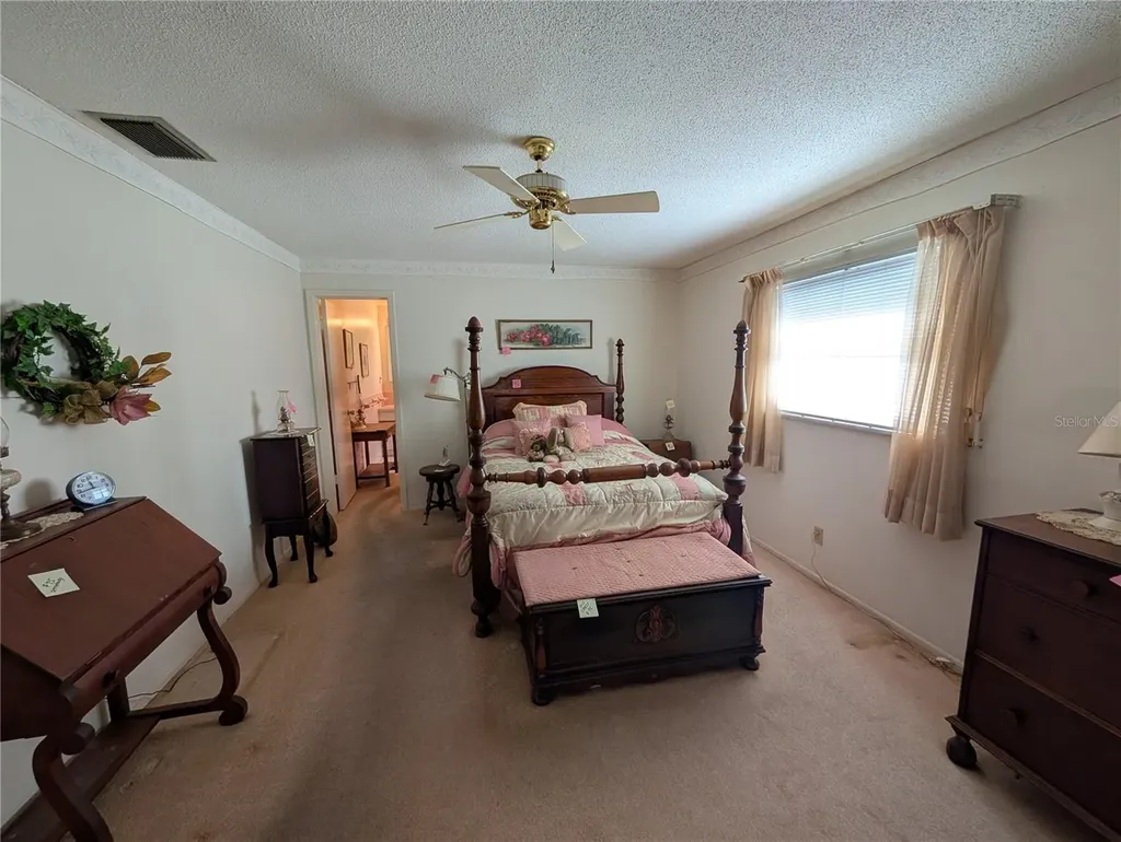 9946 39th Way N Pinellas Park FL 33782