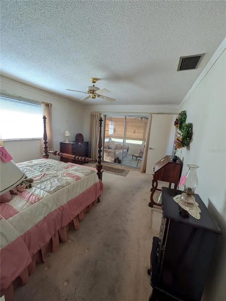 9946 39th Way N Pinellas Park FL 33782
