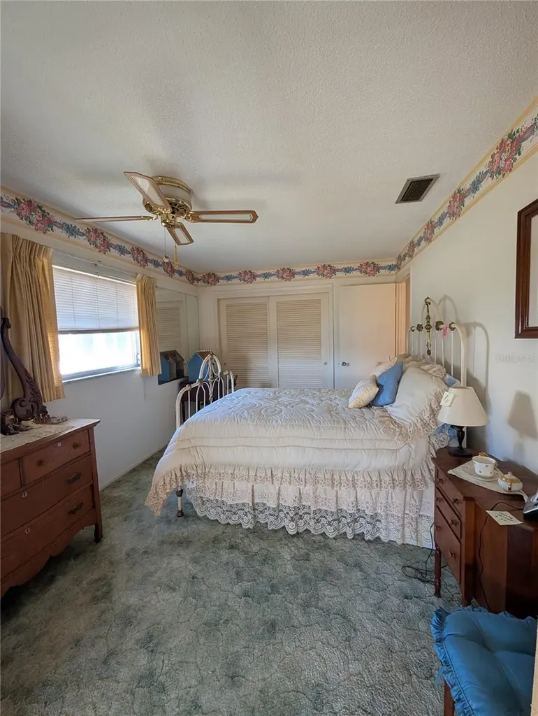 9946 39th Way N Pinellas Park FL 33782