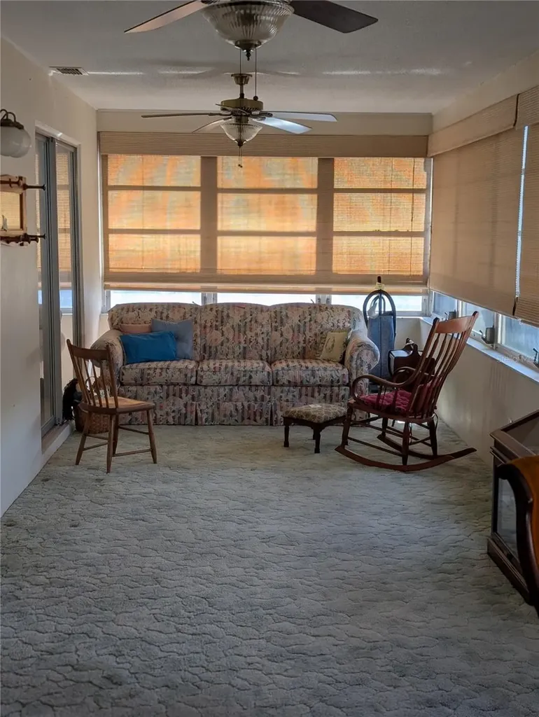 9946 39th Way N Pinellas Park FL 33782