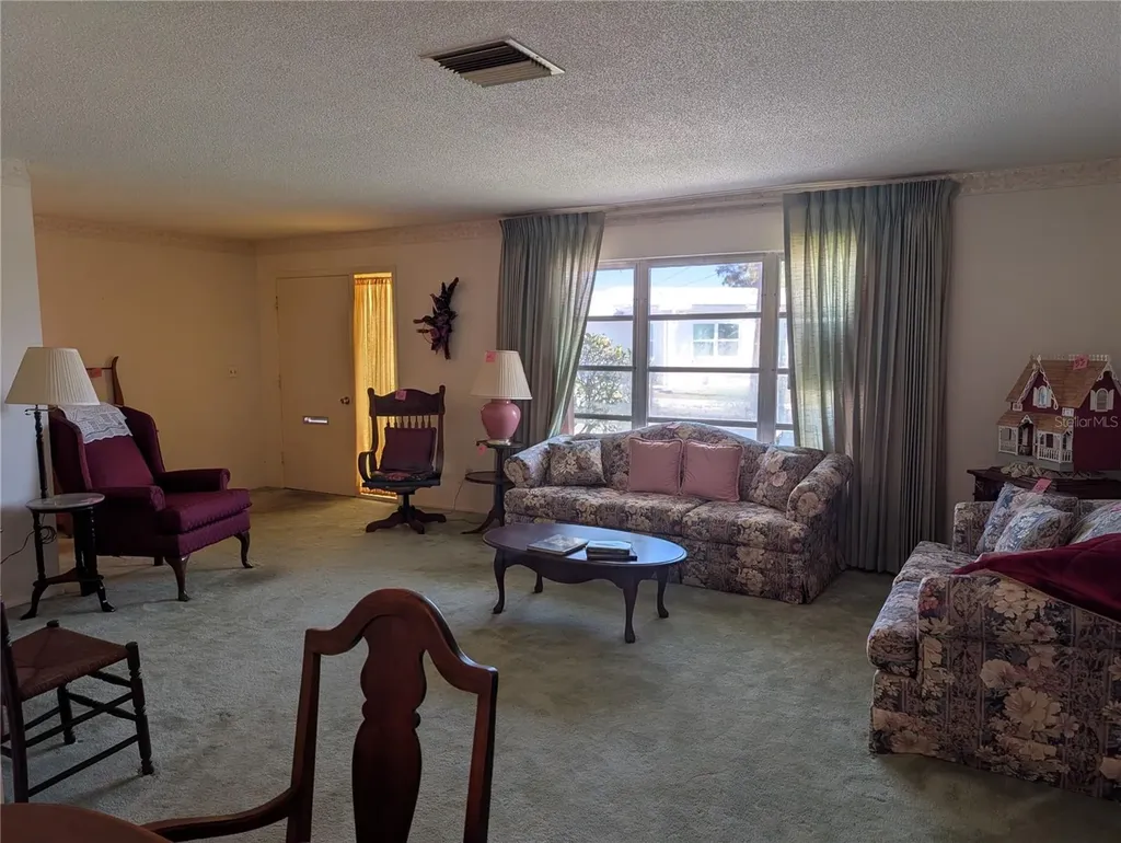 9946 39th Way N Pinellas Park FL 33782