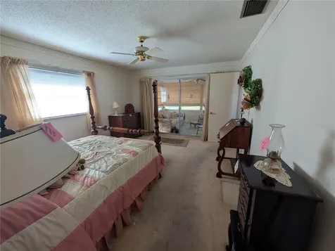 9946 39th Way N Pinellas Park FL 33782