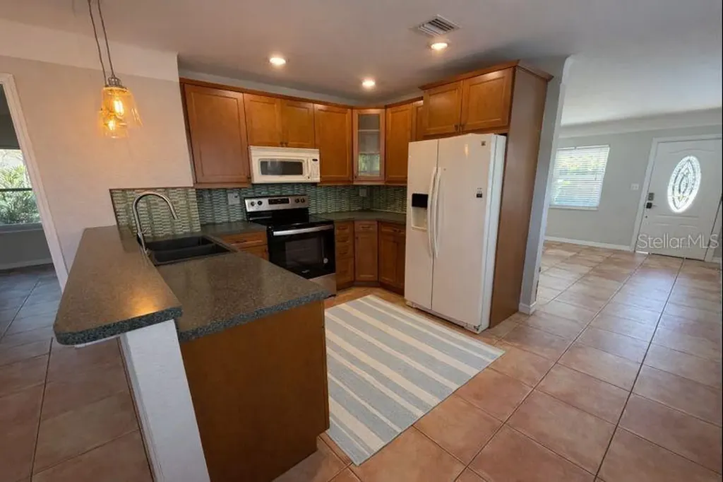 5721 10th Avenue N St Petersburg FL 33710