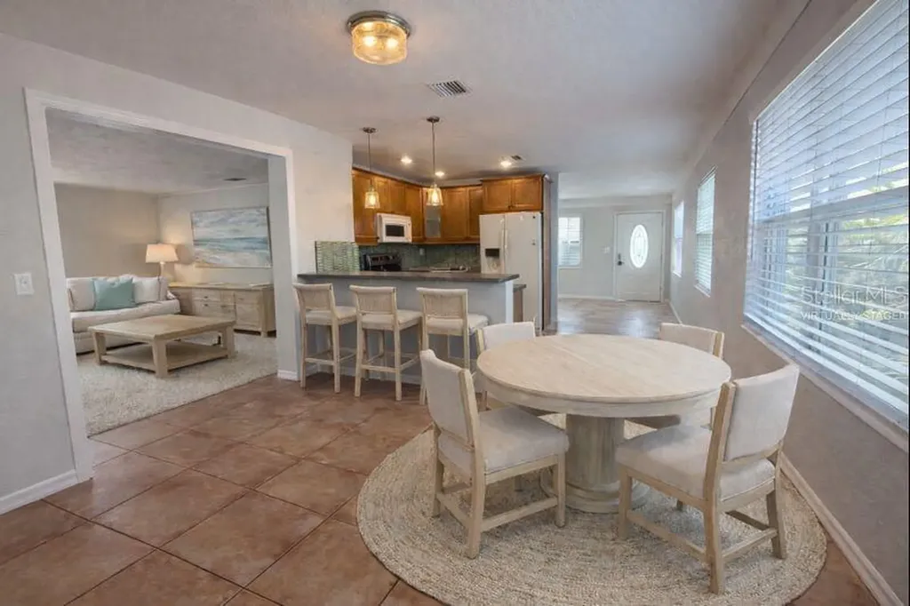 5721 10th Avenue N St Petersburg FL 33710