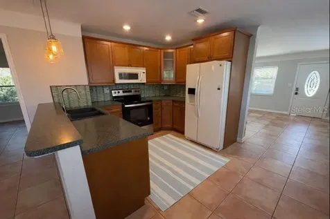 5721 10th Avenue N St Petersburg FL 33710