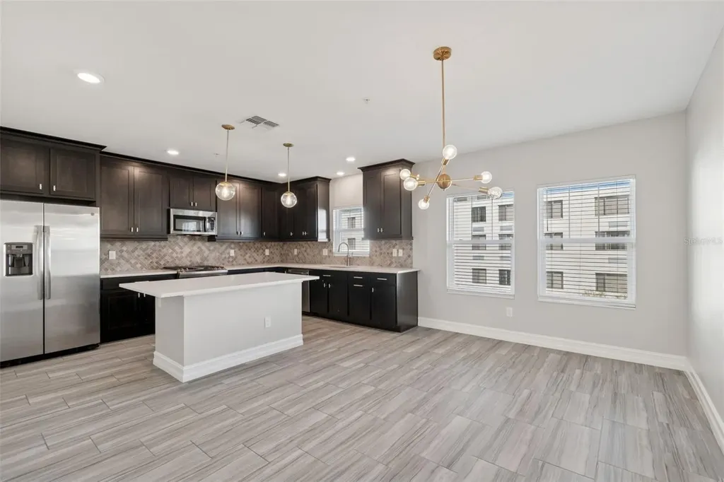 4921 W Paul Avenue Tampa FL 33611
