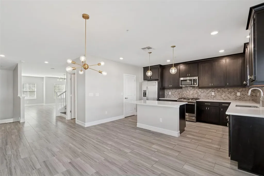 4921 W Paul Avenue Tampa FL 33611