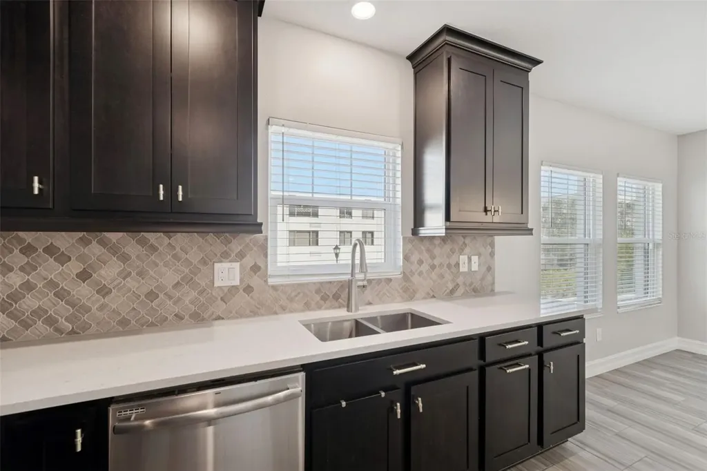 4921 W Paul Avenue Tampa FL 33611