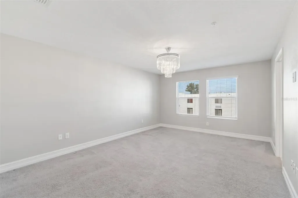 4921 W Paul Avenue Tampa FL 33611
