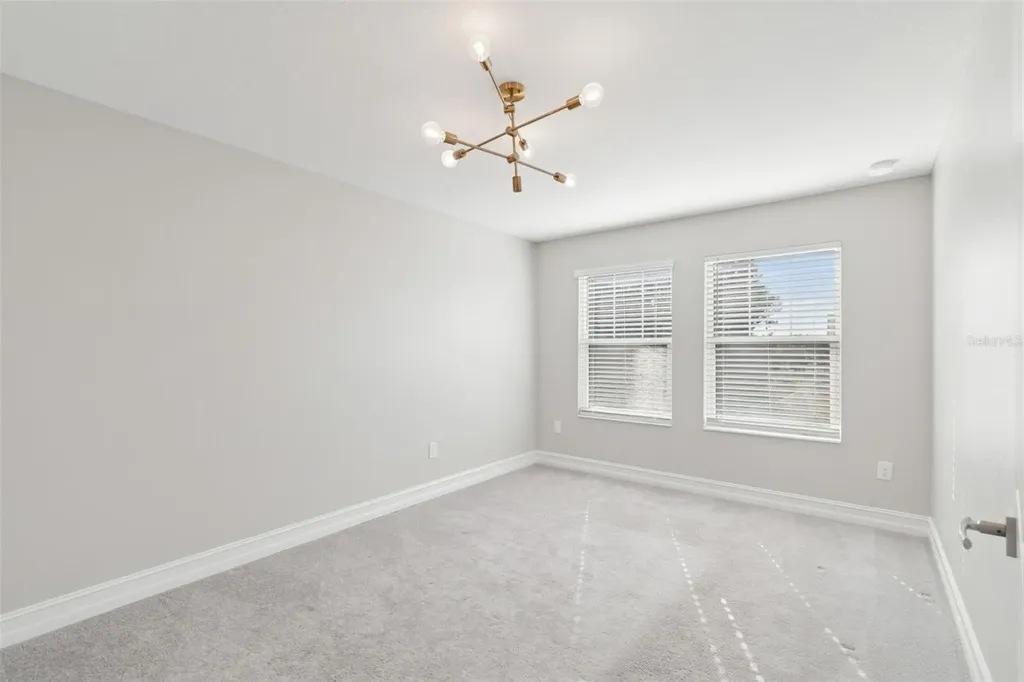 4921 W Paul Avenue Tampa FL 33611