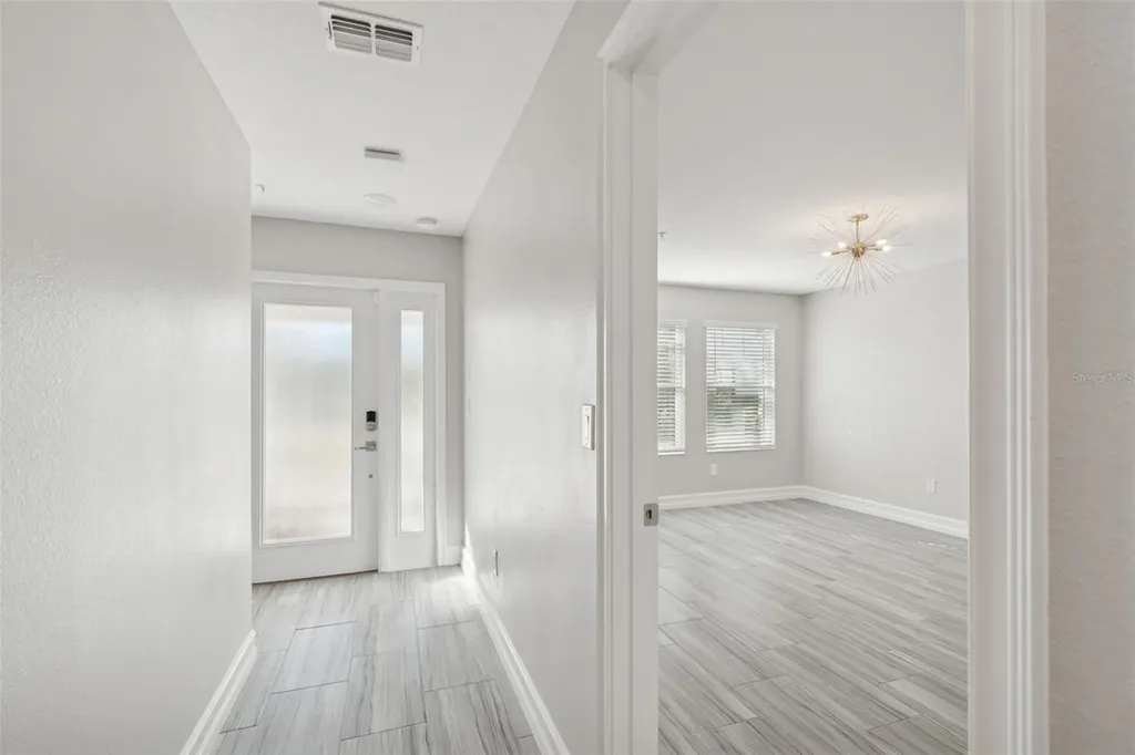 4921 W Paul Avenue Tampa FL 33611