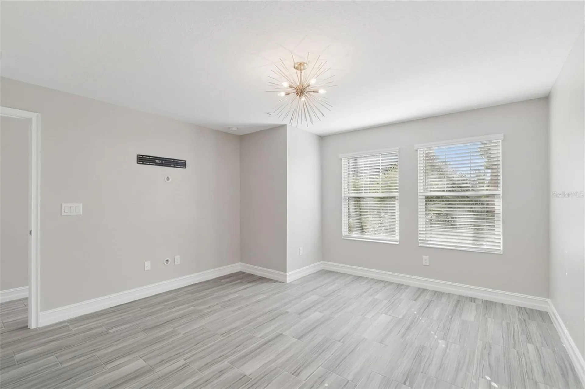4921 W Paul Avenue Tampa FL 33611