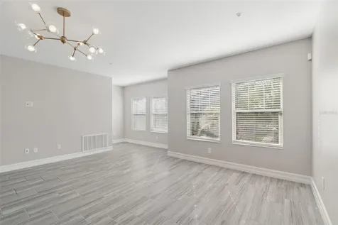 4921 W Paul Avenue Tampa FL 33611