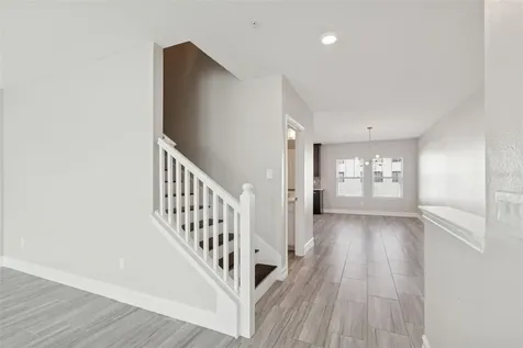 4921 W Paul Avenue Tampa FL 33611