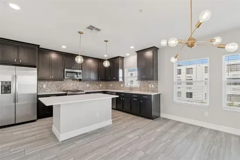4921 W Paul Avenue Tampa FL 33611