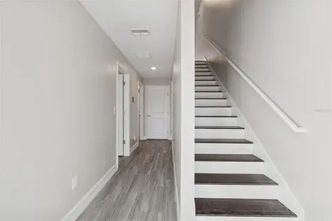 4921 W Paul Avenue Tampa FL 33611