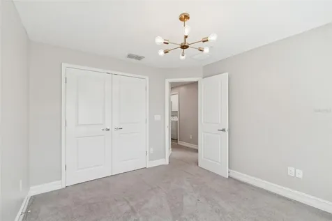 4921 W Paul Avenue Tampa FL 33611