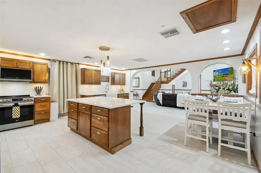 6128 Oak Ridge Avenue New Port Richey FL 34653