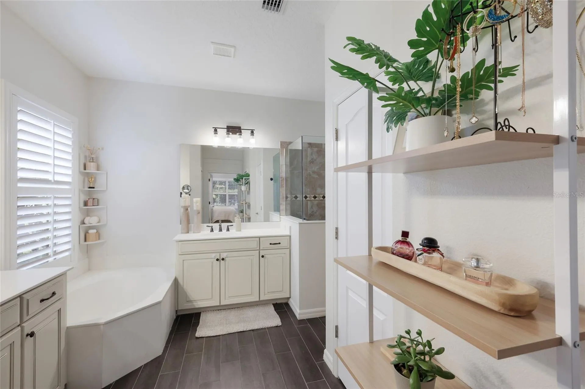 12026 Forest Park Circle Bradenton FL 34211