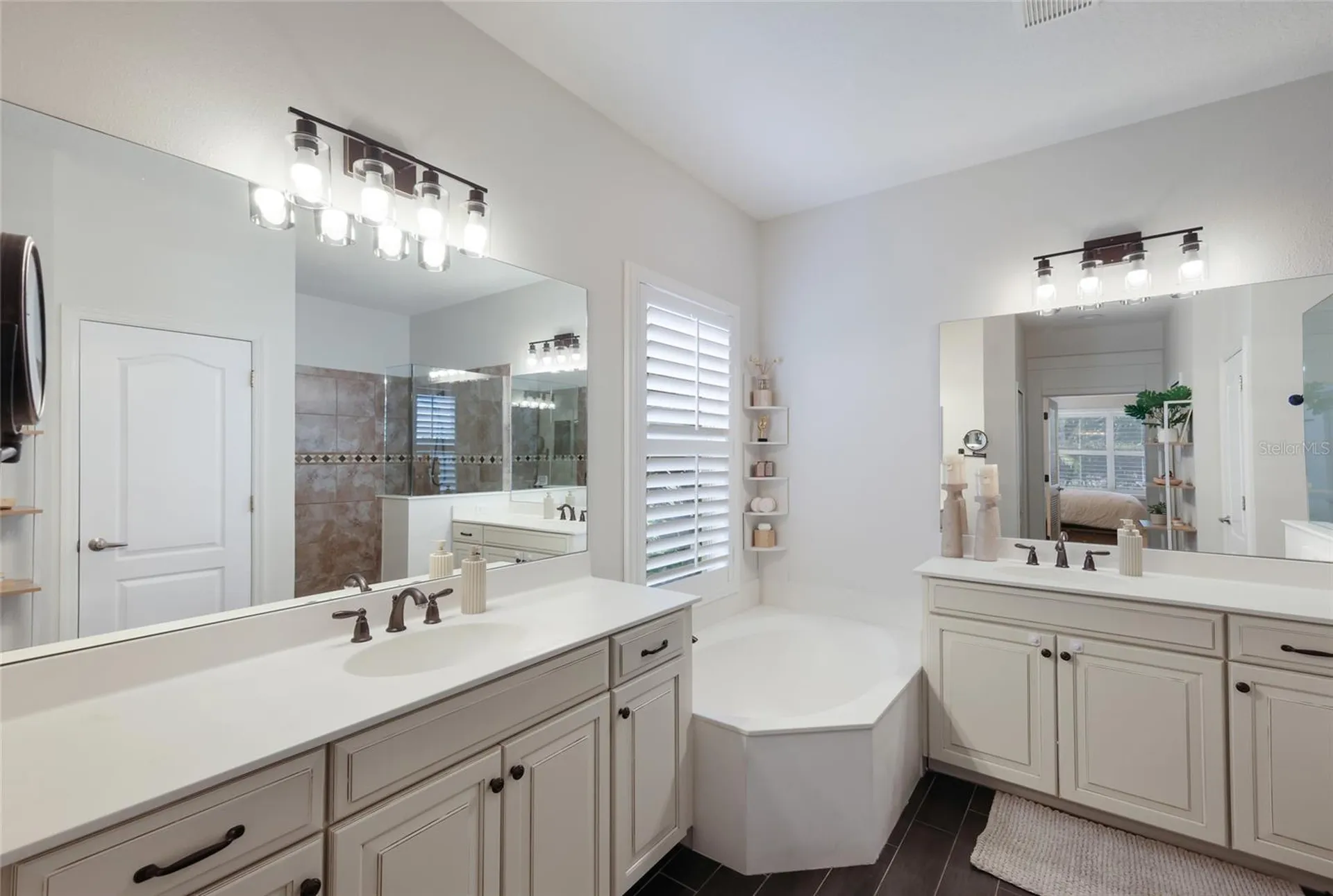 12026 Forest Park Circle Bradenton FL 34211