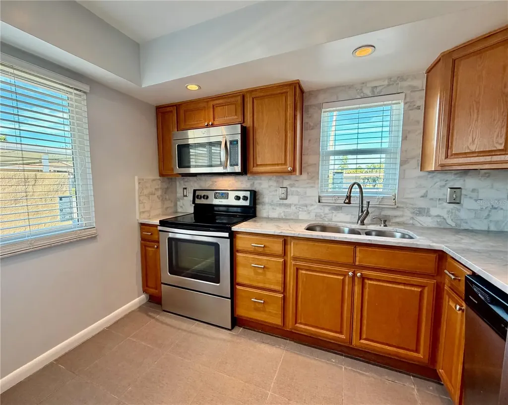 2284 Oak Neck Road Clearwater FL 33763