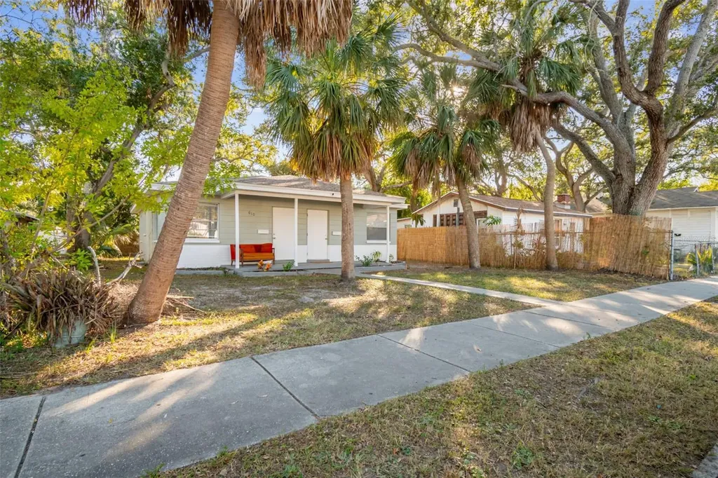 610 16th Avenue S St Petersburg FL 33701