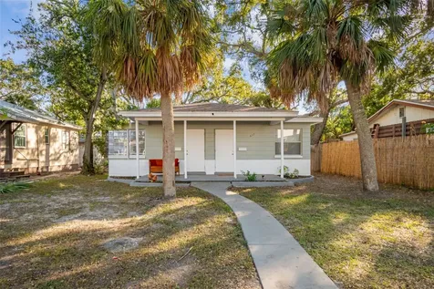 610 16th Avenue S St Petersburg FL 33701