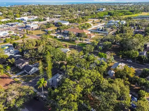 610 16th Avenue S St Petersburg FL 33701