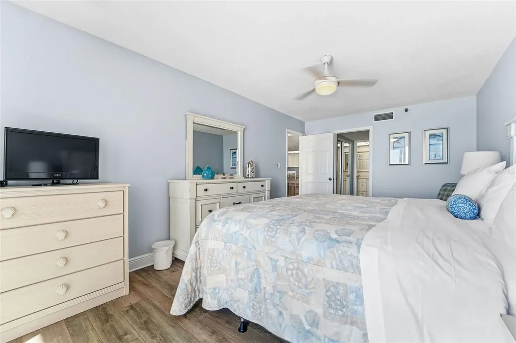 17140 Gulf Boulevard St Petersburg FL 33708