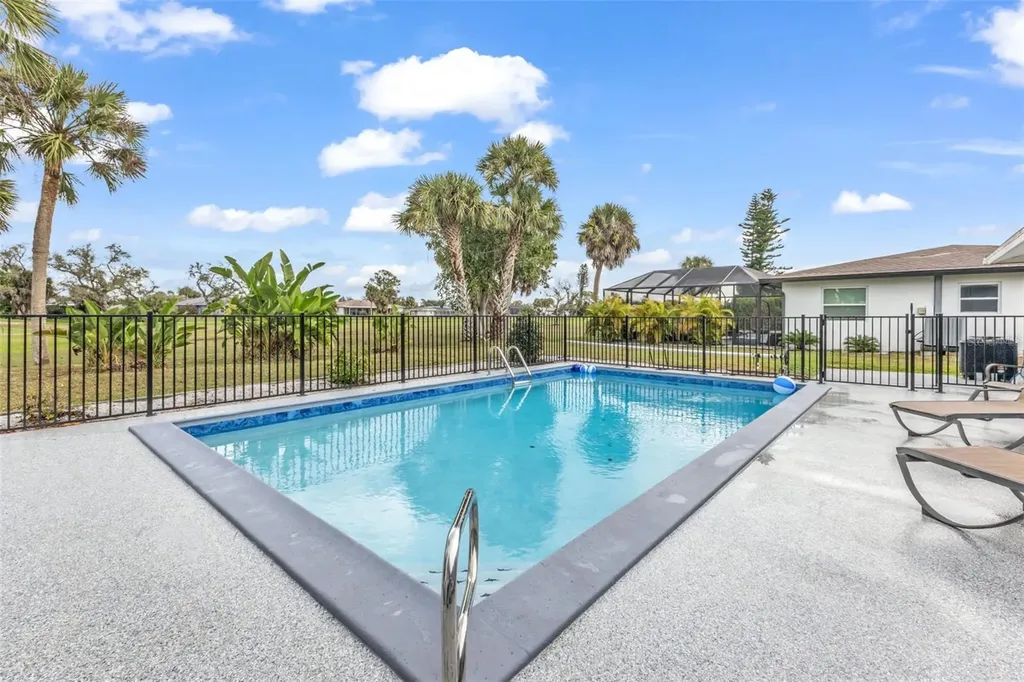 16 Oakland Hills Place Rotonda West FL 33947