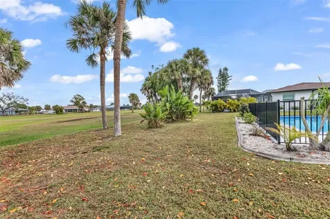 16 Oakland Hills Place Rotonda West FL 33947