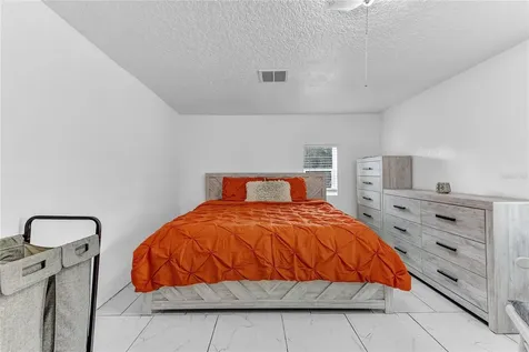 2121 Woodland Drive Apopka FL 32703