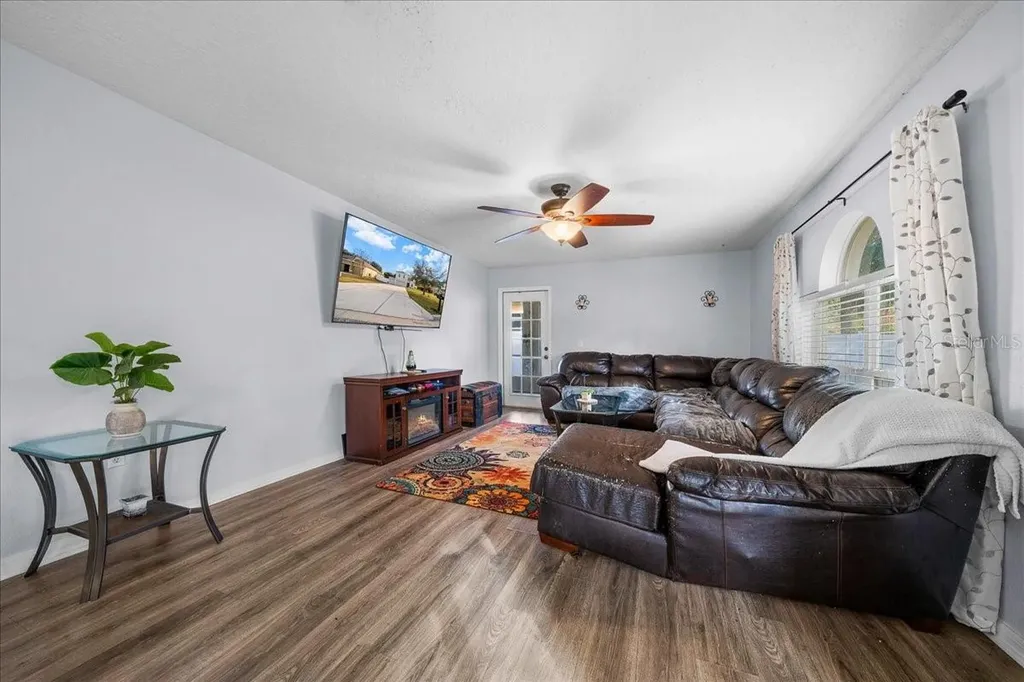 888 Marietta Lane Eustis FL 32726