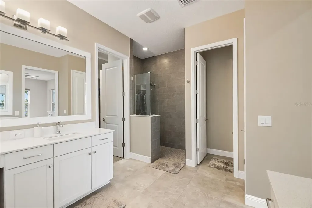 8083 Waterbend Trail Sarasota FL 34240