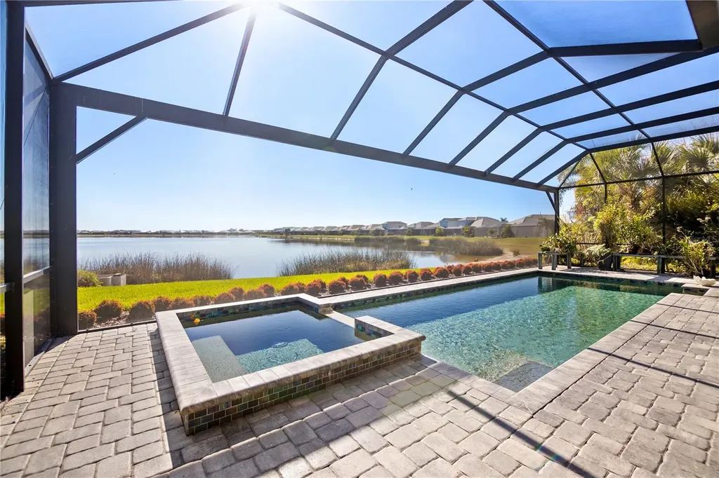 8083 Waterbend Trail Sarasota FL 34240