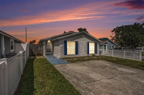8234 Ravencroft Drive Tampa FL 33615
