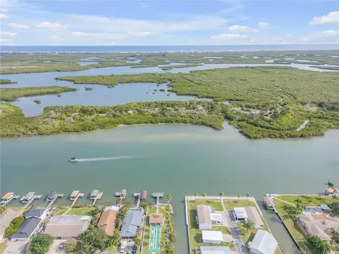 26 Laughing Gull Lane Edgewater FL 32141