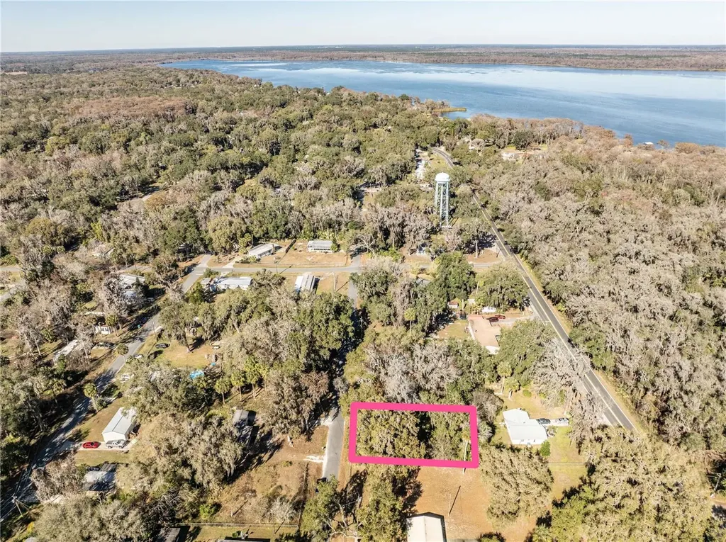 000 Cr 422 Lake Panasoffkee FL 33538