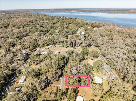 000 Cr 422 Lake Panasoffkee FL 33538