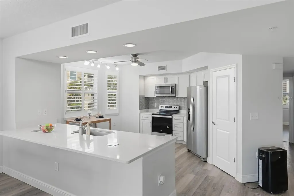 960 Starkey Road Largo FL 33771